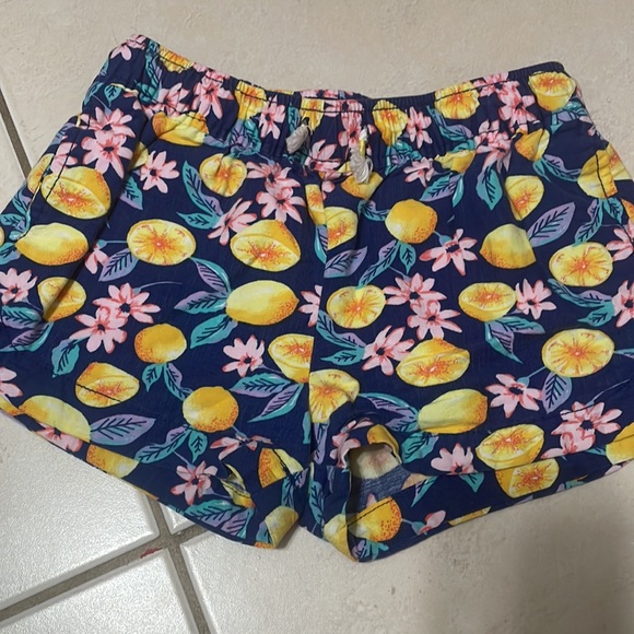 Girls Bundle shorts 💚 💜 - Picture 2 of 5